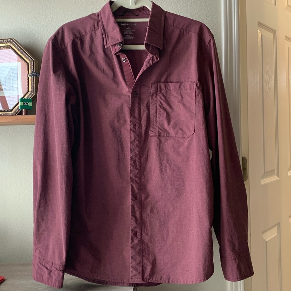 Swiss Tech Men’s Hiking Button Down